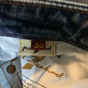 Seven for all Mankind. ( 7 for all mankind)